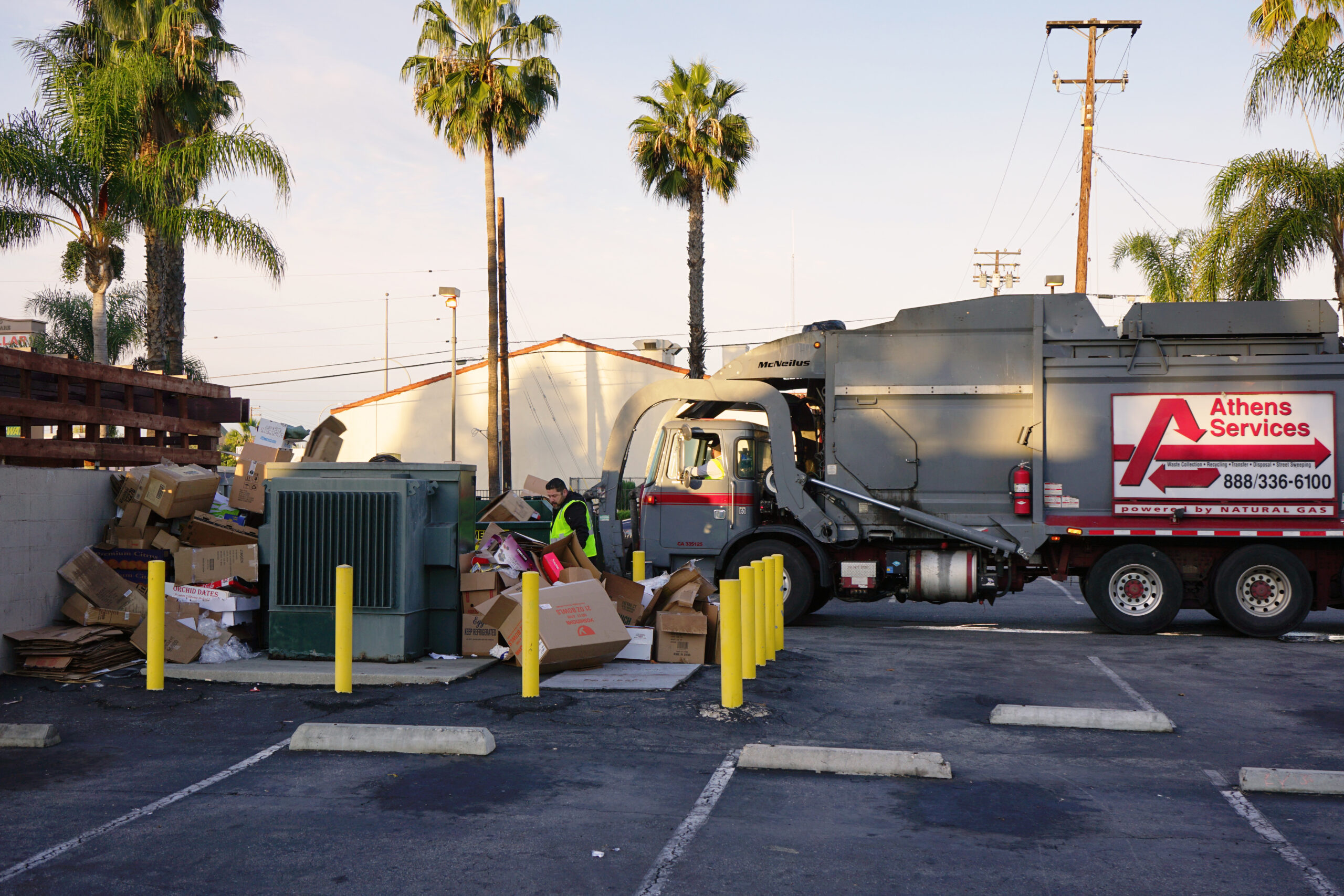11-30-19 Maywood Clean Up truck drivers boxes shopping center